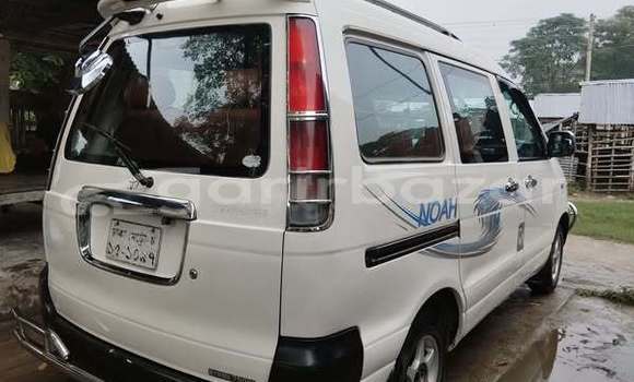 কিনুন ব্যবহৃত Toyota গাড়ী কিনুন ব্যবহৃত Toyota গাড়ী