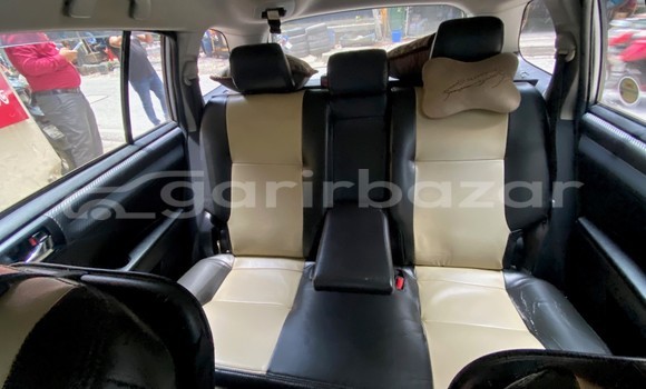 কিনুন ব্যবহৃত Toyota গাড়ী কিনুন ব্যবহৃত Toyota গাড়ী