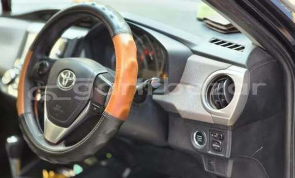 কিনুন ব্যবহৃত Toyota গাড়ী কিনুন ব্যবহৃত Toyota গাড়ী
