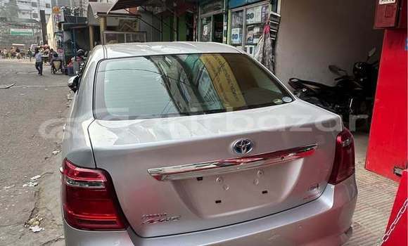 কিনুন ব্যবহৃত Toyota গাড়ী কিনুন ব্যবহৃত Toyota গাড়ী