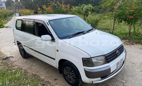 কিনুন ব্যবহৃত Toyota গাড়ী কিনুন ব্যবহৃত Toyota গাড়ী