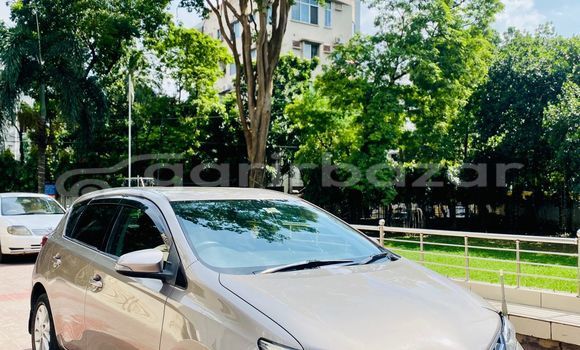 কিনুন ব্যবহৃত Toyota গাড়ী কিনুন ব্যবহৃত Toyota গাড়ী