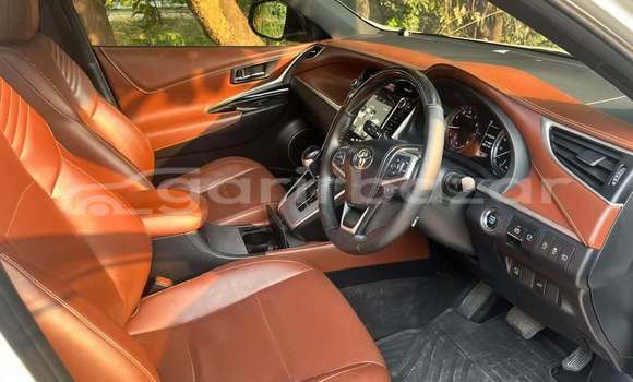 Buy Used 2020 Toyota Harrier in Dhaka, Dhaka Buy Used 2020 Toyota Harrier in Dhaka, Dhaka