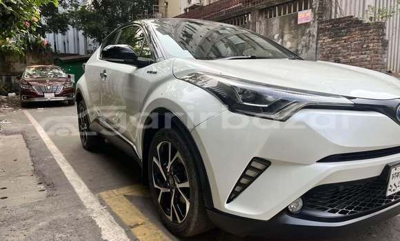 Buy Used 2017 Toyota CH-R in Dhaka, Dhaka Buy Used 2017 Toyota CH-R in Dhaka, Dhaka