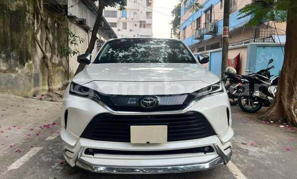 Buy Used 2020 Toyota Harrier in Dhaka, Dhaka Buy Used 2020 Toyota Harrier in Dhaka, Dhaka