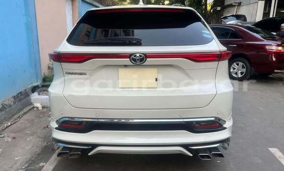 Buy Used 2020 Toyota Harrier in Dhaka, Dhaka Buy Used 2020 Toyota Harrier in Dhaka, Dhaka