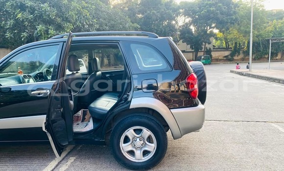 Buy Used 2004 Toyota RAV4 in Dhaka, Dhaka Buy Used 2004 Toyota RAV4 in Dhaka, Dhaka