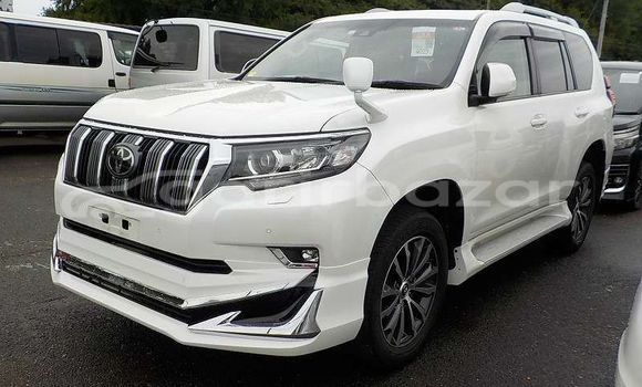 কেনা আমদানি Toyota land cruiser-prado tx-l Pearl গাড়ী মধ্যে ঢাকা মধ্যে Dhaka