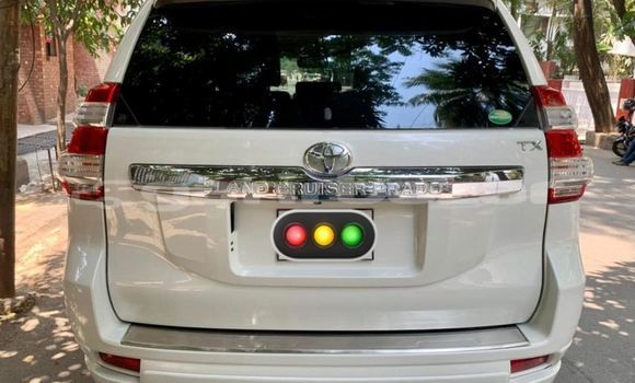 কেনা ব্যবহৃত Toyota Land Cruiser Prado White গাড়ী মধ্যে ঢাকা মধ্যে Dhaka কেনা ব্যবহৃত Toyota Land Cruiser Prado White গাড়ী মধ্যে ঢাকা মধ্যে Dhaka