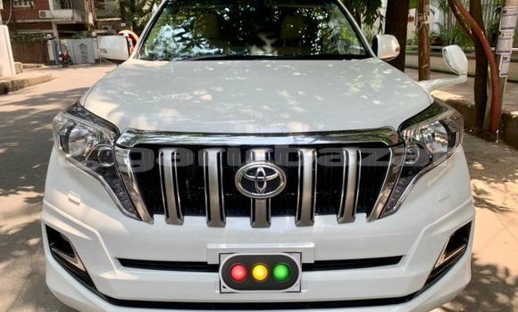 কেনা ব্যবহৃত Toyota Land Cruiser Prado White গাড়ী মধ্যে ঢাকা মধ্যে Dhaka কেনা ব্যবহৃত Toyota Land Cruiser Prado White গাড়ী মধ্যে ঢাকা মধ্যে Dhaka