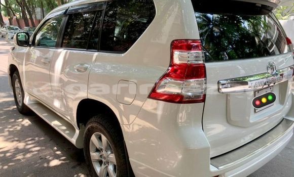 কেনা ব্যবহৃত Toyota Land Cruiser Prado White গাড়ী মধ্যে ঢাকা মধ্যে Dhaka কেনা ব্যবহৃত Toyota Land Cruiser Prado White গাড়ী মধ্যে ঢাকা মধ্যে Dhaka