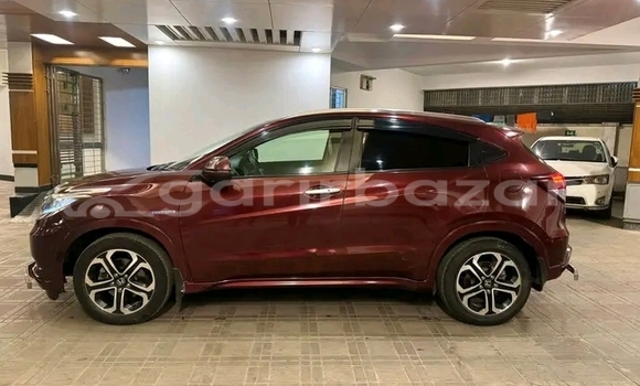 Buy Used 2014 Honda Vezel in Dhaka, Dhaka Buy Used 2014 Honda Vezel in Dhaka, Dhaka