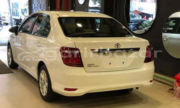 কেনা ব্যবহৃত Toyota axio White গাড়ী মধ্যে ঢাকা মধ্যে Dhaka