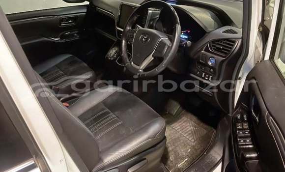 কেনা ব্যবহৃত Toyota Esquire White গাড়ী মধ্যে ঢাকা মধ্যে Dhaka কেনা ব্যবহৃত Toyota Esquire White গাড়ী মধ্যে ঢাকা মধ্যে Dhaka