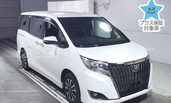 কেনা আমদানি Toyota esquire gi premium Pearl গাড়ী মধ্যে ঢাকা মধ্যে Dhaka