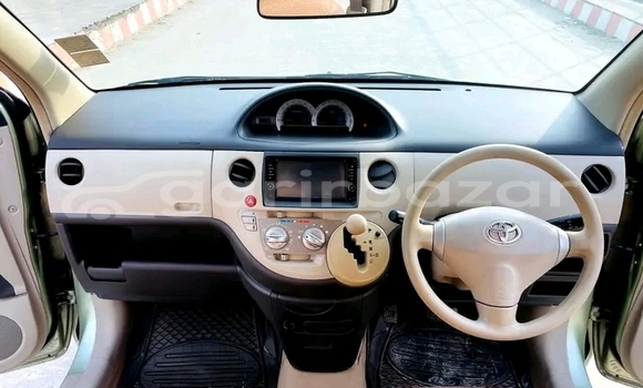 Buy Used Toyota Sienna in Bandarban, Bandarban Buy Used Toyota Sienna in Bandarban, Bandarban