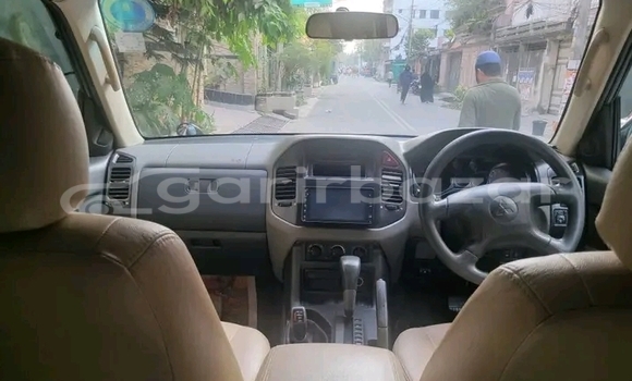 Buy Used Mitsubishi Pajero in Bajitpur, Kishorganj Buy Used Mitsubishi Pajero in Bajitpur, Kishorganj