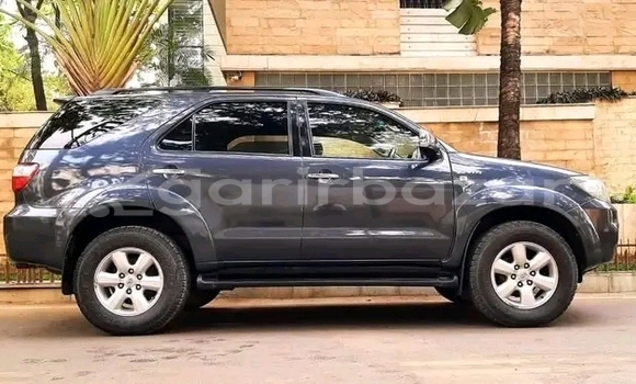 Buy Used Toyota Fortuner in Bajitpur, Kishorganj Buy Used Toyota Fortuner in Bajitpur, Kishorganj
