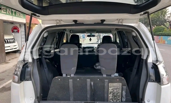 Buy Used Mitsubishi Outlander in Bajitpur, Kishorganj Buy Used Mitsubishi Outlander in Bajitpur, Kishorganj