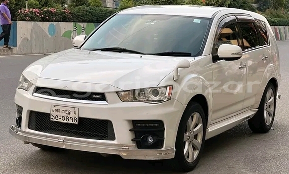 Buy Used Mitsubishi Outlander in Bajitpur, Kishorganj Buy Used Mitsubishi Outlander in Bajitpur, Kishorganj