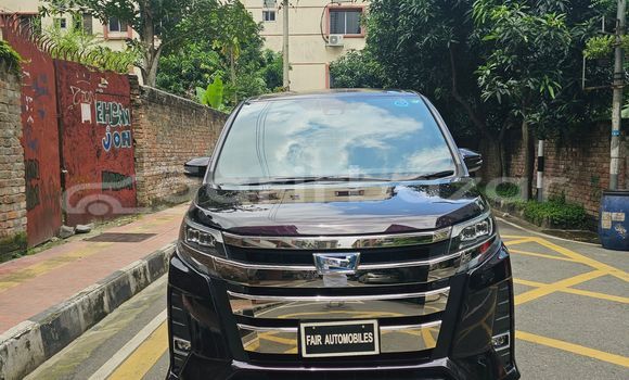 কেনা আমদানি Toyota Noah Wine গাড়ী মধ্যে ঢাকা মধ্যে Dhaka