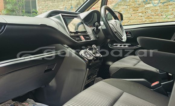 Buy Import 2019 Toyota Noah in Dhaka, Dhaka Buy Import 2019 Toyota Noah in Dhaka, Dhaka