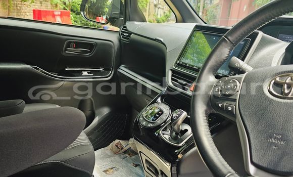 Buy Import 2019 Toyota Noah in Dhaka, Dhaka Buy Import 2019 Toyota Noah in Dhaka, Dhaka