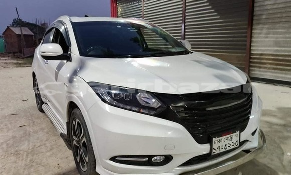 Buy Used 2014 Honda Vezel in Dhaka, Dhaka Buy Used 2014 Honda Vezel in Dhaka, Dhaka