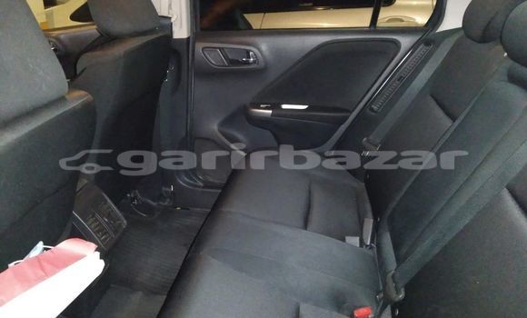 Buy Used 2014 Honda Grace in Dhaka, Dhaka Buy Used 2014 Honda Grace in Dhaka, Dhaka