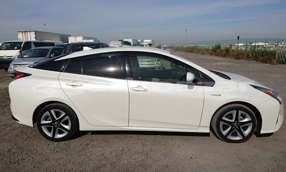 Buy Used 2016 Toyota Prius in Dhaka, Dhaka Buy Used 2016 Toyota Prius in Dhaka, Dhaka