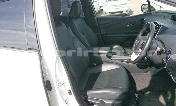 Buy Used 2016 Toyota Prius in Dhaka, Dhaka Buy Used 2016 Toyota Prius in Dhaka, Dhaka