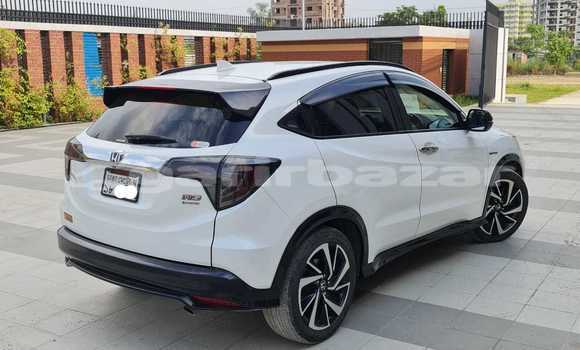Buy Used 2016 Honda Vezel in Dhaka, Dhaka Buy Used 2016 Honda Vezel in Dhaka, Dhaka