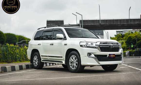 Buy Used Toyota Land Cruiser in Dhaka, Dhaka Buy Used Toyota Land Cruiser in Dhaka, Dhaka