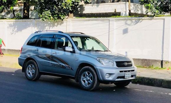 Buy Used 2004 Toyota RAV4 in Dhaka, Dhaka Buy Used 2004 Toyota RAV4 in Dhaka, Dhaka