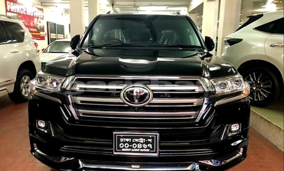 Buy Import 2015 Toyota Land Cruiser Prado ZX V8 in Dhaka, Dhaka Buy Import 2015 Toyota Land Cruiser Prado ZX V8 in Dhaka, Dhaka