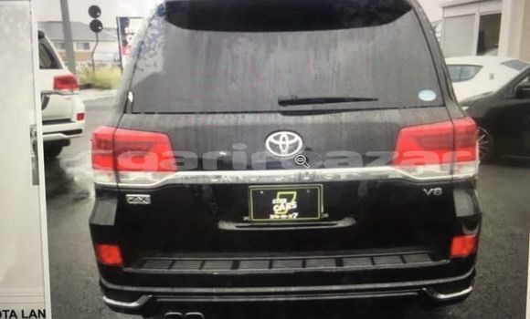 Buy Import 2015 Toyota Land Cruiser Prado ZX V8 in Dhaka, Dhaka Buy Import 2015 Toyota Land Cruiser Prado ZX V8 in Dhaka, Dhaka