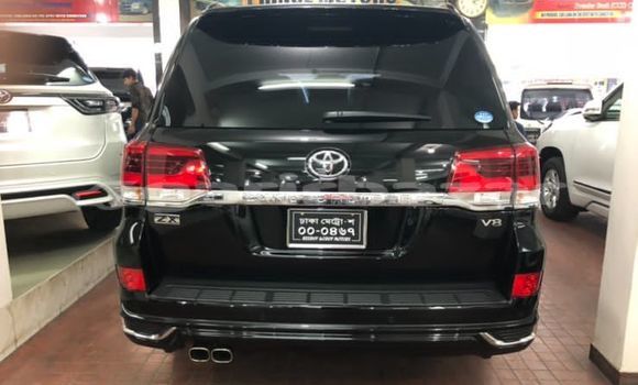 Buy Import 2015 Toyota Land Cruiser Prado ZX V8 in Dhaka, Dhaka Buy Import 2015 Toyota Land Cruiser Prado ZX V8 in Dhaka, Dhaka