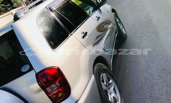 Buy Used 2004 Toyota RAV4 in Dhaka, Dhaka Buy Used 2004 Toyota RAV4 in Dhaka, Dhaka