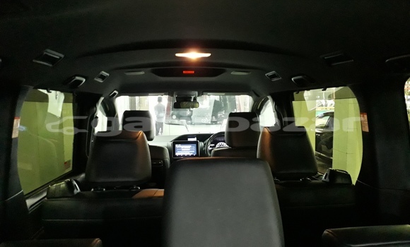 Buy Import 2017 Toyota Esquire in Dhaka, Dhaka Buy Import 2017 Toyota Esquire in Dhaka, Dhaka