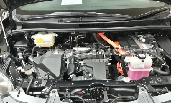 Buy Import 2017 Toyota Esquire in Dhaka, Dhaka Buy Import 2017 Toyota Esquire in Dhaka, Dhaka