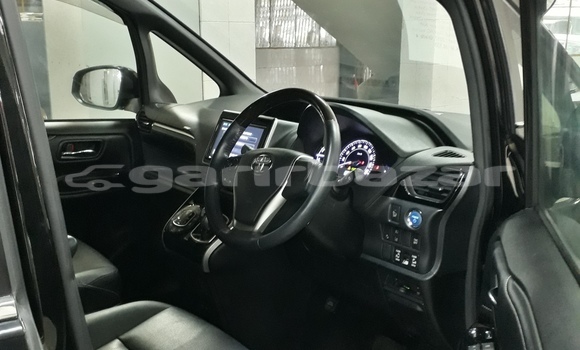 Buy Import 2017 Toyota Esquire in Dhaka, Dhaka Buy Import 2017 Toyota Esquire in Dhaka, Dhaka