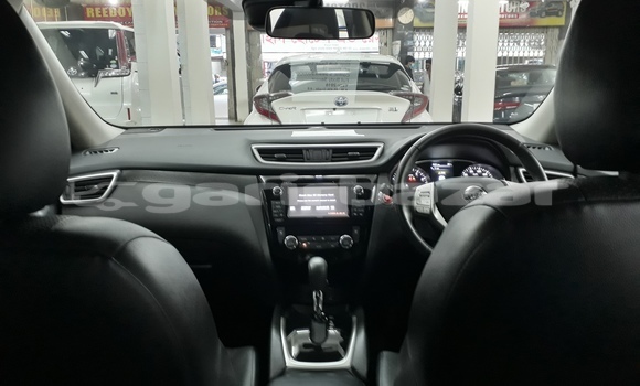 Buy Import 2016 Nissan X–Trail in Dhaka, Dhaka Buy Import 2016 Nissan X–Trail in Dhaka, Dhaka