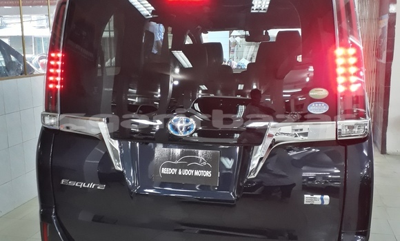 Buy Import 2017 Toyota Esquire in Dhaka, Dhaka Buy Import 2017 Toyota Esquire in Dhaka, Dhaka