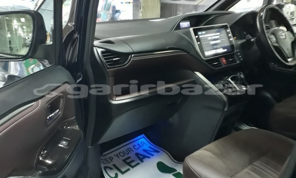 Buy Import 2017 Toyota Esquire in Dhaka, Dhaka Buy Import 2017 Toyota Esquire in Dhaka, Dhaka