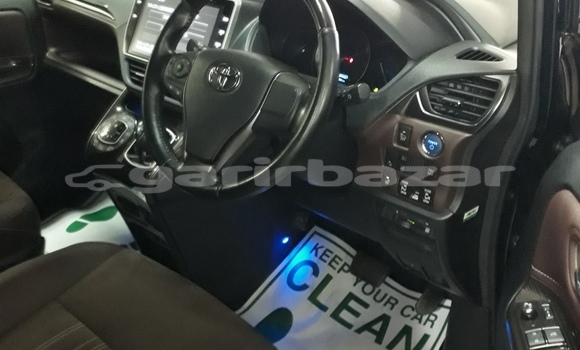 Buy Import 2017 Toyota Esquire in Dhaka, Dhaka Buy Import 2017 Toyota Esquire in Dhaka, Dhaka