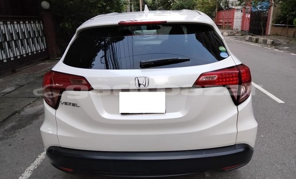 Buy Used 2016 Honda Vezel in Dhaka, Dhaka Buy Used 2016 Honda Vezel in Dhaka, Dhaka