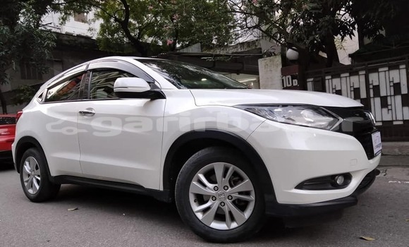 Buy Used 2016 Honda Vezel in Dhaka, Dhaka Buy Used 2016 Honda Vezel in Dhaka, Dhaka