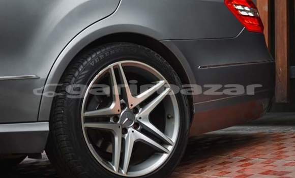 Buy Used 2010 Mercedes-Benz E–Class in Dhaka, Dhaka Buy Used 2010 Mercedes-Benz E–Class in Dhaka, Dhaka
