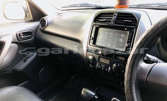 Buy Used 2004 Toyota RAV4 in Dhaka, Dhaka Buy Used 2004 Toyota RAV4 in Dhaka, Dhaka