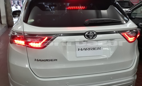 Buy Import 2016 Toyota Harrier in Dhaka, Dhaka Buy Import 2016 Toyota Harrier in Dhaka, Dhaka